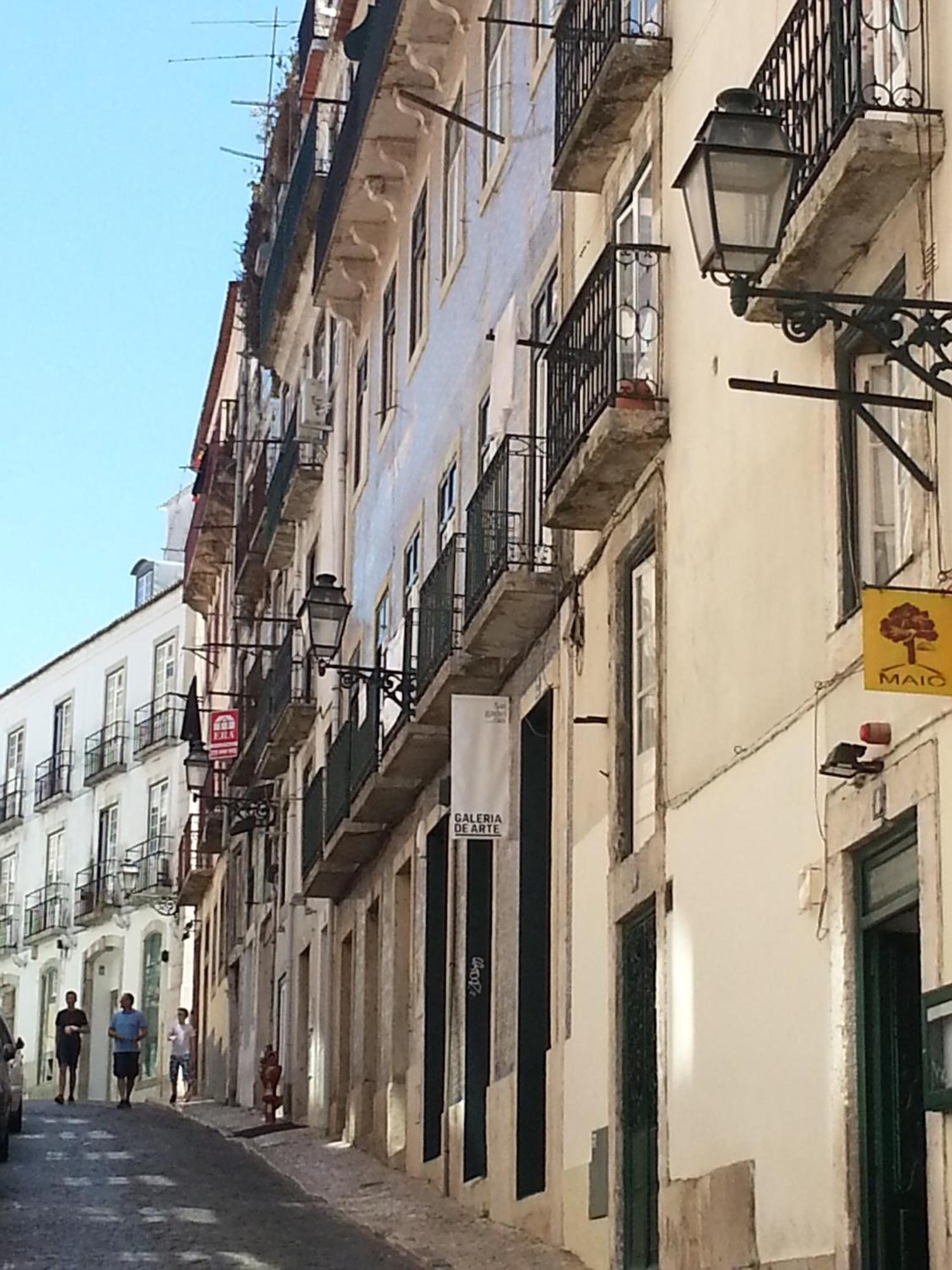 Cozy 1St Floor Flat Central Chiado District With Balconies And Ac 19Th Century Building Lisboa Eksteriør billede