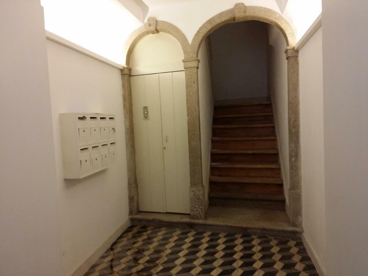 Cozy 1St Floor Flat Central Chiado District With Balconies And Ac 19Th Century Building Lisboa Eksteriør billede