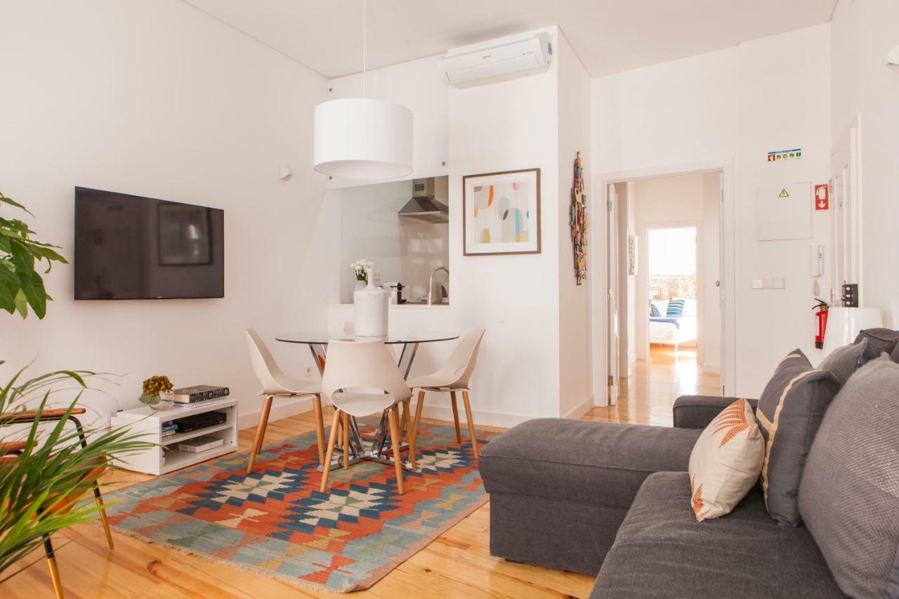 Cozy 1St Floor Flat Central Chiado District With Balconies And Ac 19Th Century Building Lisboa Eksteriør billede