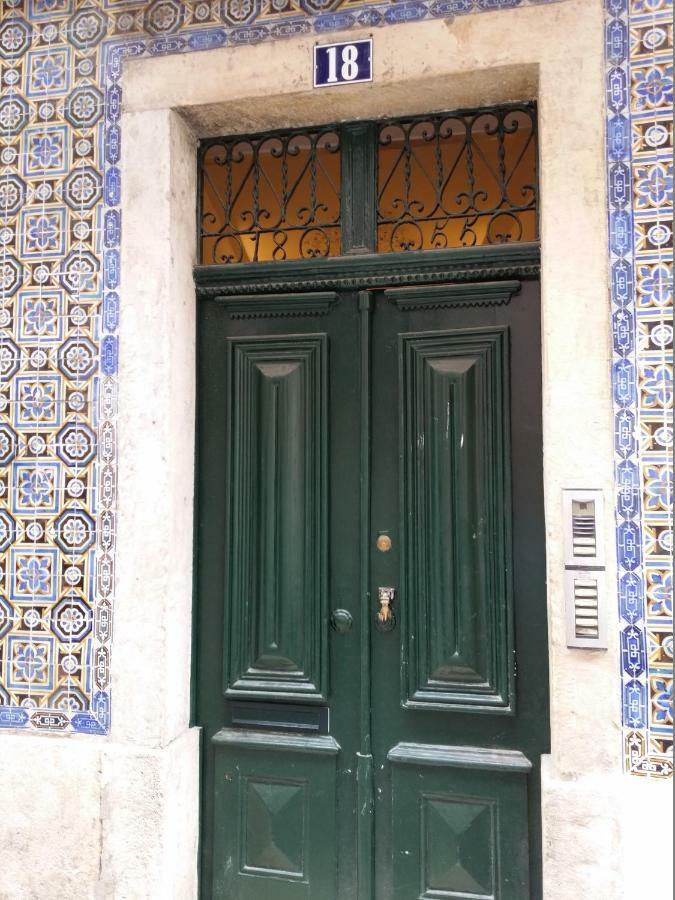 Cozy 1St Floor Flat Central Chiado District With Balconies And Ac 19Th Century Building Lisboa Eksteriør billede
