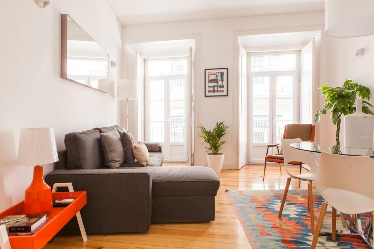 Cozy 1St Floor Flat Central Chiado District With Balconies And Ac 19Th Century Building Lisboa Eksteriør billede