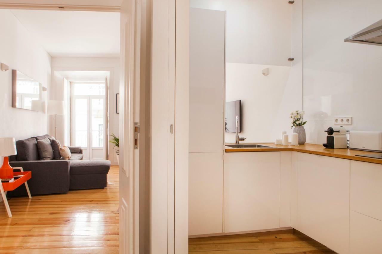 Cozy 1St Floor Flat Central Chiado District With Balconies And Ac 19Th Century Building Lisboa Eksteriør billede
